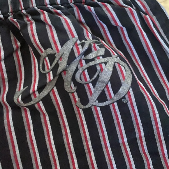 Harley-Davidson Black and Red Striped Apparel - Picture 2 of 5